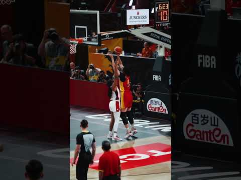 How do you defend this? 😳 #FIBAWWC