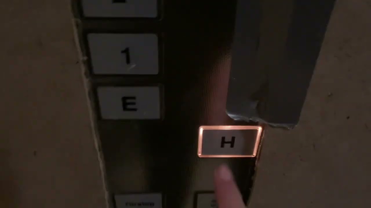 1997 Vestner Aufzug in Wohnhaus in München Widenmayerstraße 7