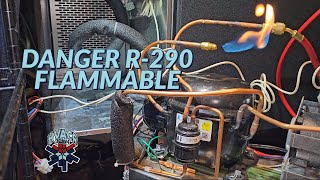 DANGER ! R290 IS A HIGHLY FLAMMABLE REFRIGERANT