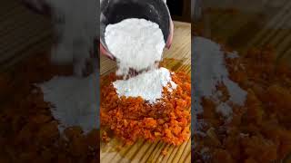 500g di carote pesate da crude 300g di farina circa
