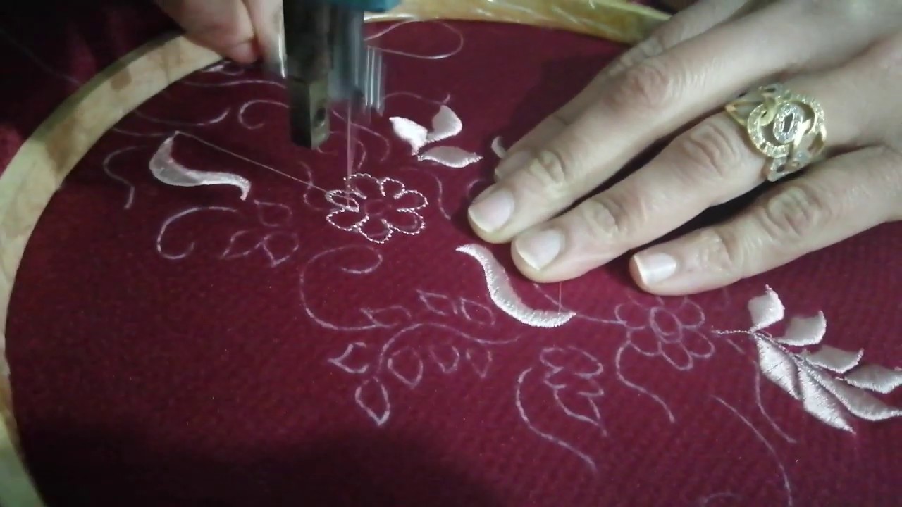 دمج الخيط الذهبي في التطريز مع الألوان /وردة بتدوار المرمة خنيجرات  مختلفة مع مريم الرميلي