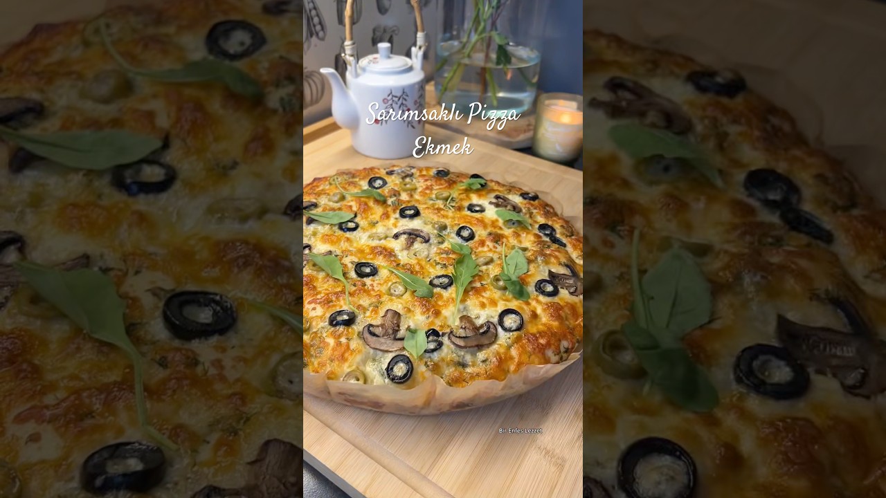 Fırından Çıktı, Anında Bitti! Sarımsaklı Pizza Ekmek Tarifi  #shorts #yemektarifleri #trending
