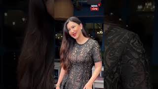 Birthday Girl Gauhar Khan Gives Treats To The Paps, Watch |shorts | News18 Punjab