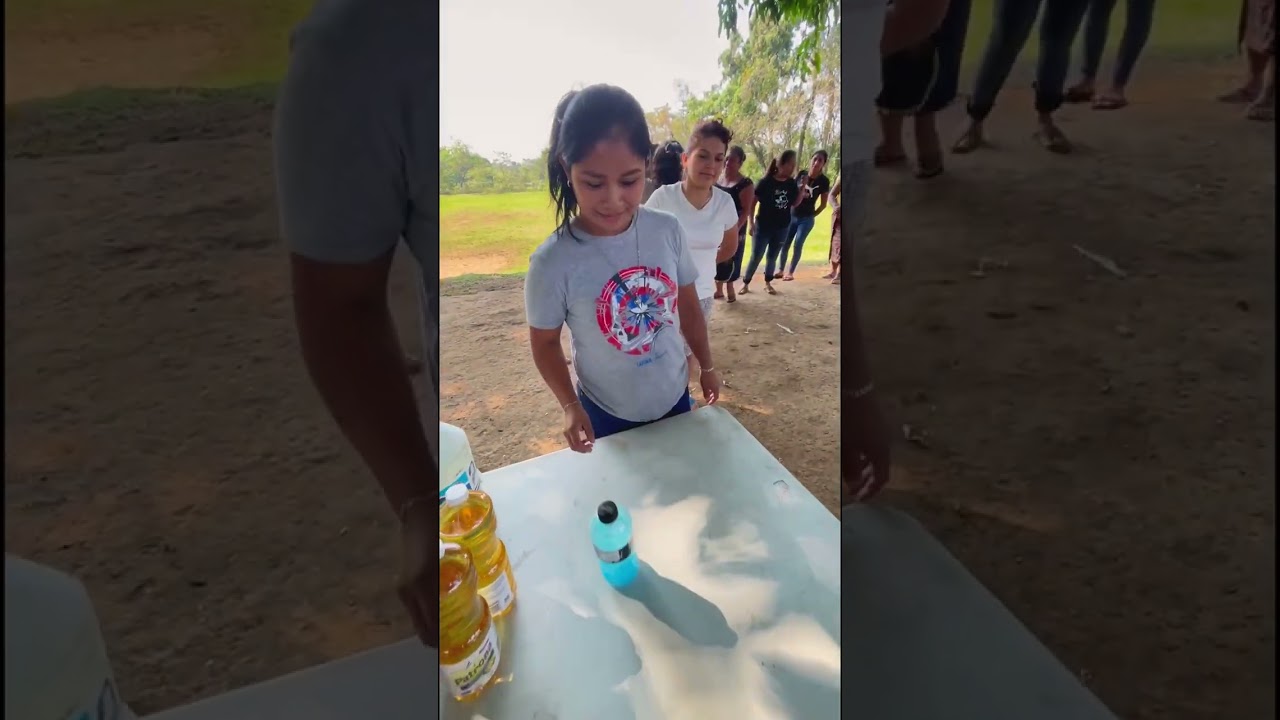 REGALANDO UN POCO DE MERCADO CON EL JUEGO DE LA BOTELLA EN Aldea La Ladrillera San Pablo Jocopilas
