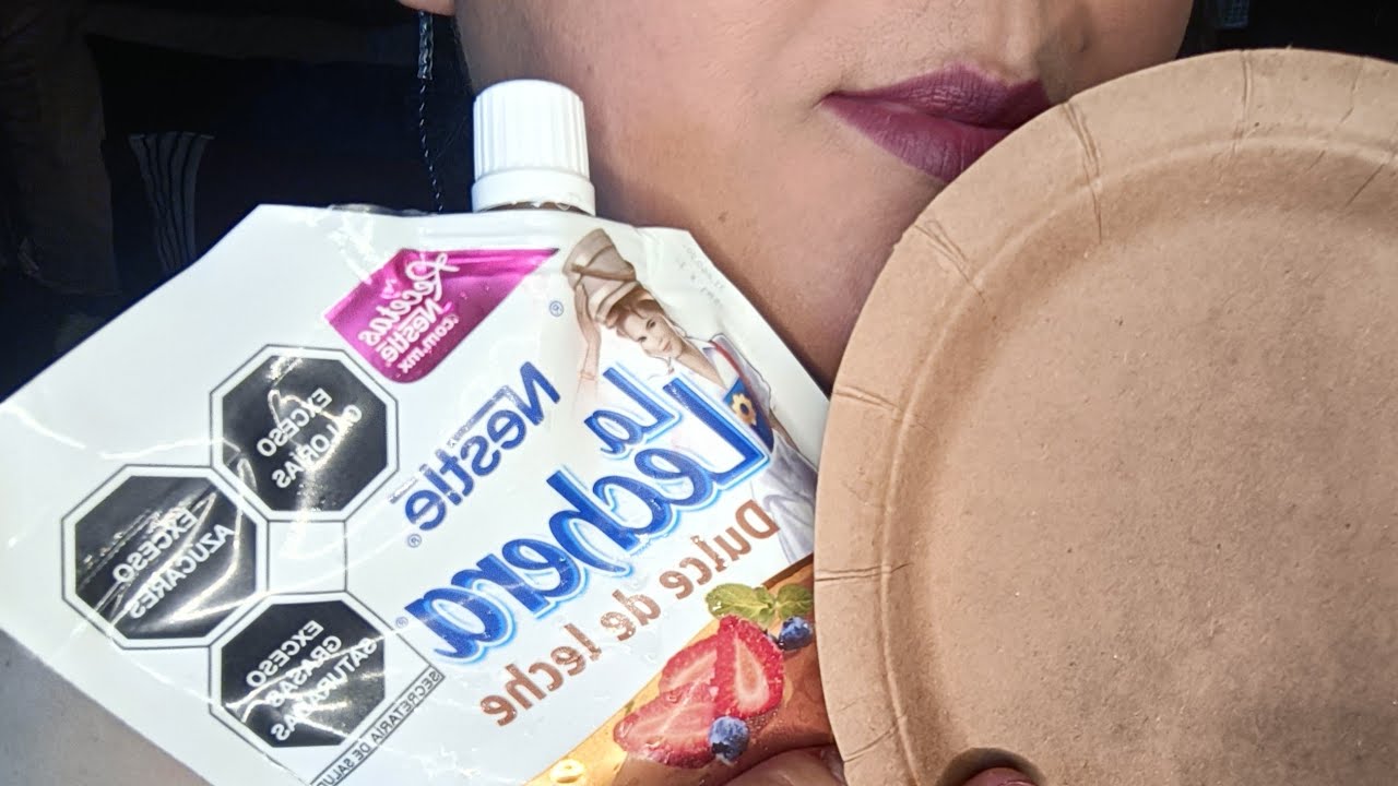 ASMR comiendo Dulce de Leche en platito de cartón y tapita #asmr #mouthsounds 