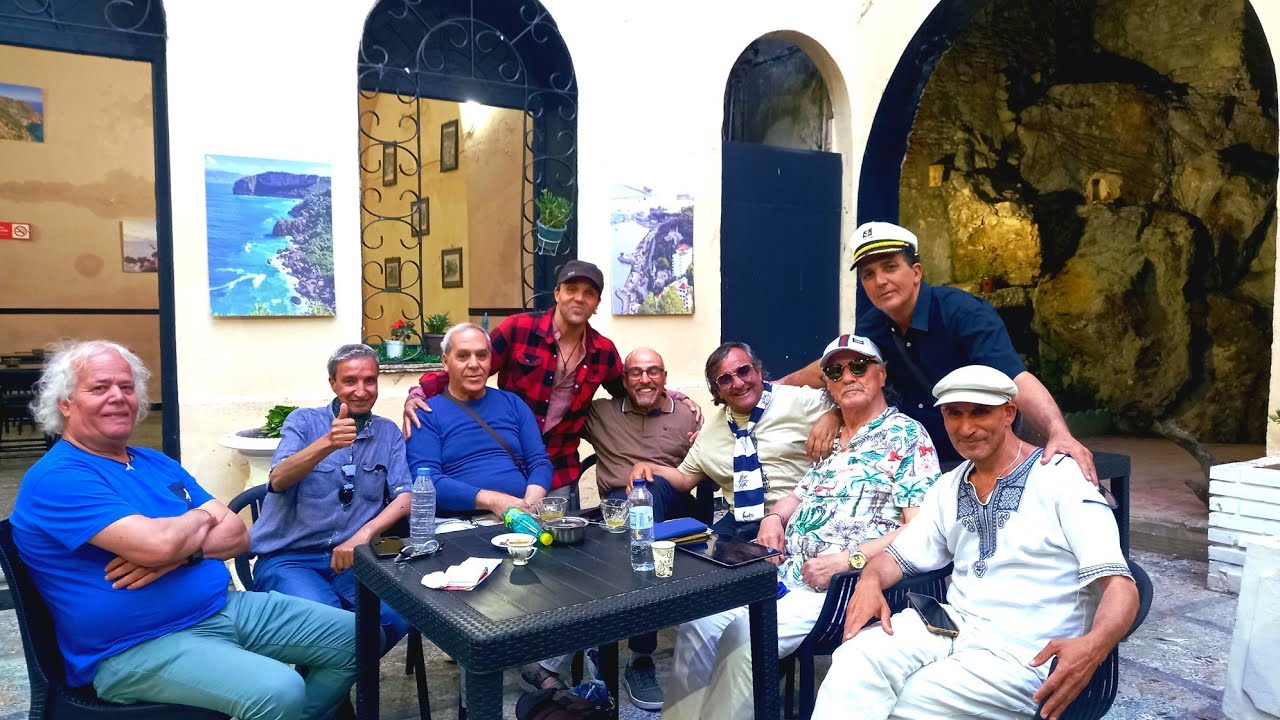 Cheikh Badadi, de son vrai nom Farhat Abdel Hadi, avec ses souvenirs artistiques avant et après 1962