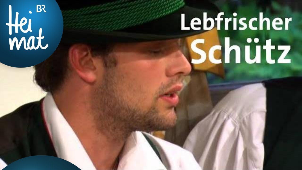 Watch Die jungen Ramsauer Sänger: I bin a lebfrischer Schütz  | Zsammg'spuit | BR Heimat - Volksmusik on YouTube