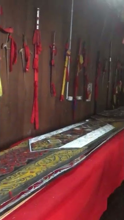 Mandau terbesar dan terpanjang story wa