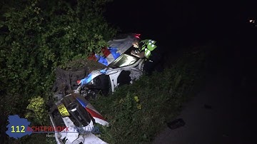 Politieauto onderweg naar een melding belandt in sloot in Winterswijk
