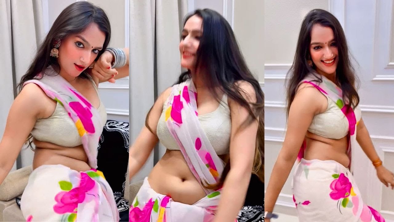 White Floral Printed Chiffon Saree With Matching White Sleeveless Blouse Party Saree Wear Style