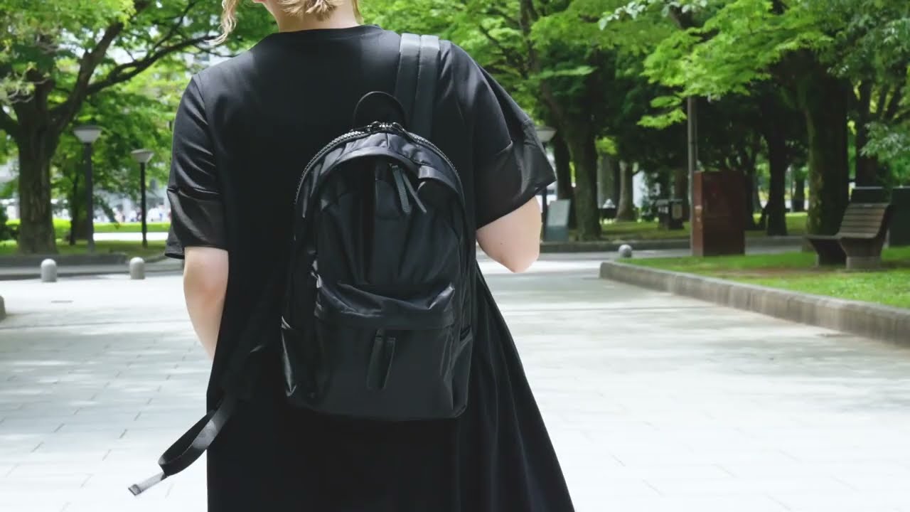 Ampersand｜「撥水加工高密度ナイロンのやや小ぶりバックパック 