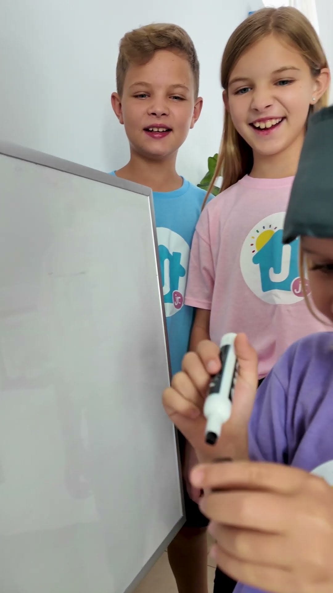 Can you do it?! Draw a ⭕️ #kidslearning