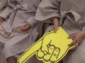 한국의 랩하는 비구니와 승려 South Korean Buddhist monks and nuns 'rap' the prayer