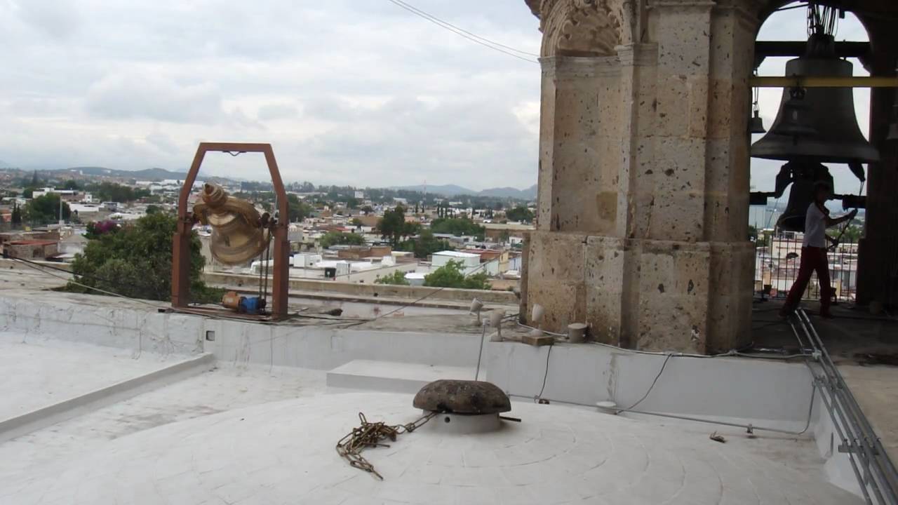tercer llamada a misa basilica de zapopan divina providencia repique en escalera
