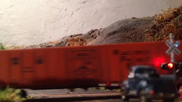 N scale Southern Pacific crossing signals (turn up the sound)