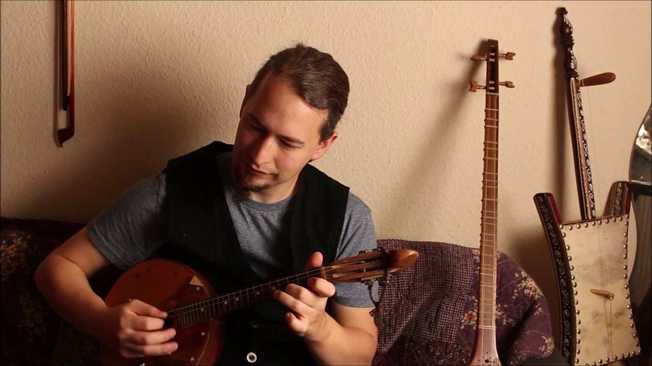 What exactly is a Domra? / Was ist eigentlich eine Domra? (Mala