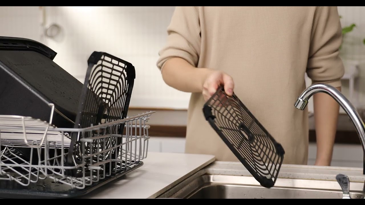 Cleaning the Cosori Turbo Tower Pro DC Smart 10.8Ltr Air Fryer CAF-DC123S