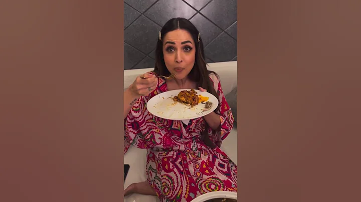 #malaikaarora ne khud #arjunkapoor ke ghar se khana mangwaya says #farahkhan on the sets of #jhalak