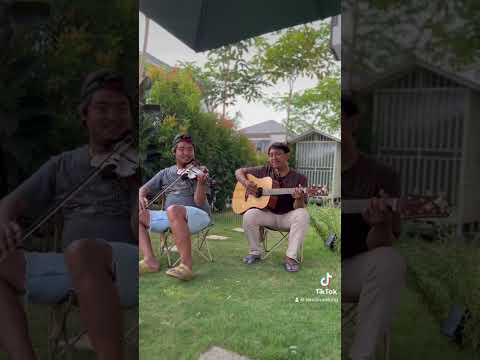 Lagu ini terlalu sedih kalau di iringin violin