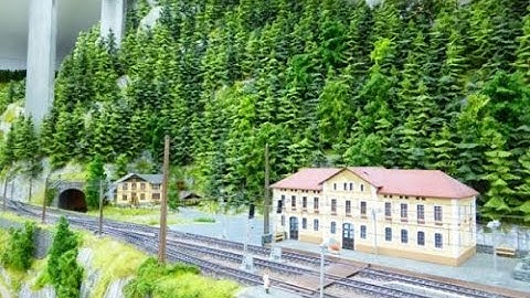 The Building & Contruction of a Massive Märklin Dream Layout Part II Complete