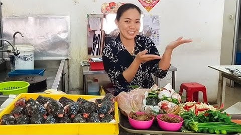 Cô Dâu Việt Nấu Bún Mắm Nước Lèo Đầu Cá Lóc Cũng Lần Đầu Tiên Kiếm Được Tiền Đầu Cá lóc Tại Malaysia
