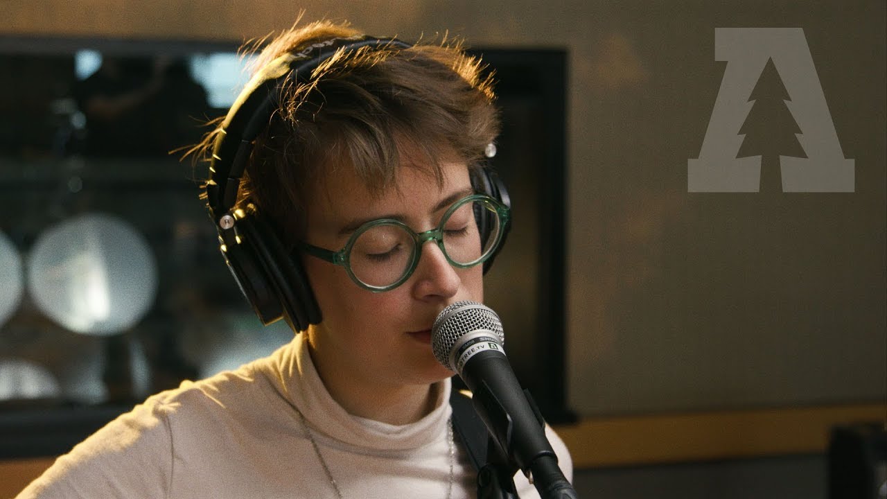 Guarda Lina Tullgren - Slow | Audiotree Live su YouTube Guarda Lina Tullgren - Slow | Audiotree Live su YouTube