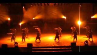 THE BEST MALAYSIAN FOLK DANCE LIFE PERFORMANCE EVER! (1) chords