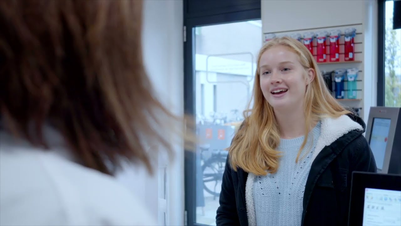 Apothekersassistent Ilona neemt je mee in haar werk als apothekersassistent