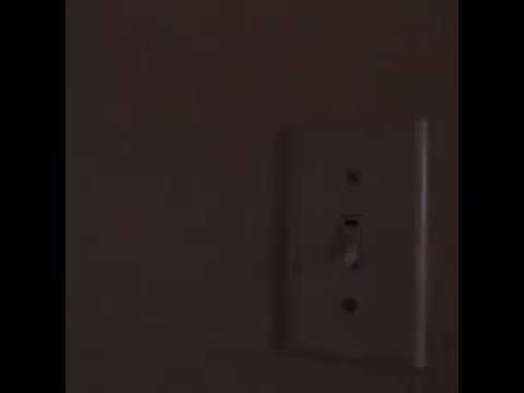 حط صبعك عالشاشه وحرك فوق وتحت