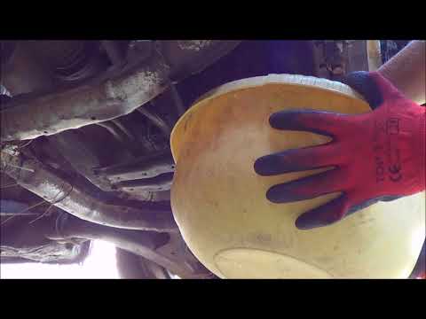 Wideo: Jak wymienić olej w Subaru Forester 2009?