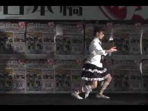 Japon kız'ın müthiş dansı