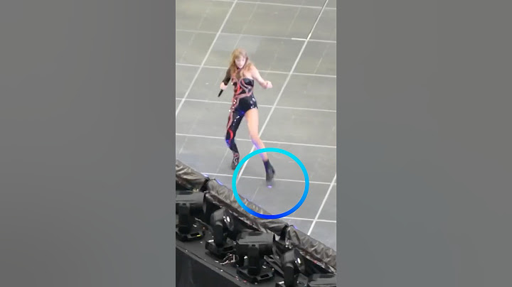 The purple markers that show Taylor Swift where to step on the stage