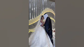 شوفو عروسة تريد عريس يبوسة كدام اهلئ عريس مايقبل 