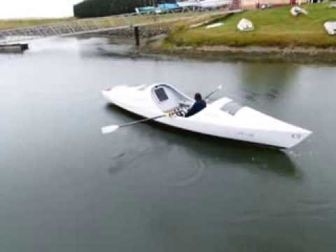 Спуск весельной лодки