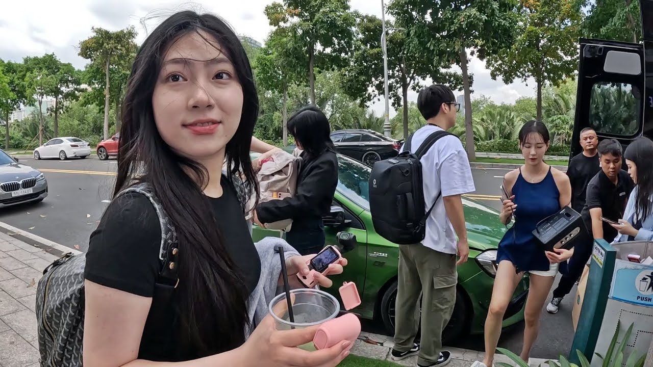 새로 입사한 직원들과 다같이 워크숍을 떠났습니다