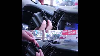 대화면 폴더블폰 차량용 거치대 내비게이션 무선충전 자량장착 안전운전필수