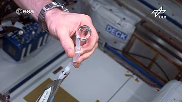 Wie trinken Astronauten Wasser?