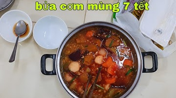 Bửa cơm trưa mùng 7 tết