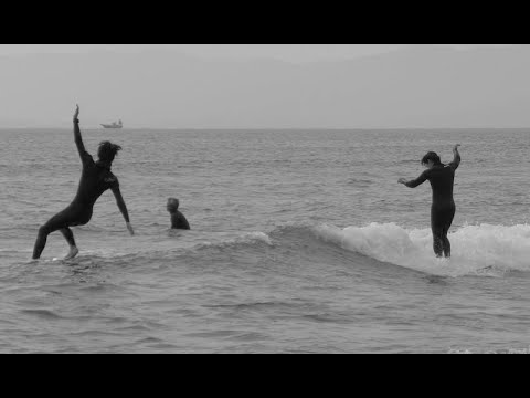 セットスネ！？湘南極小波でのサーフィンの楽しみ方 - YouTube
