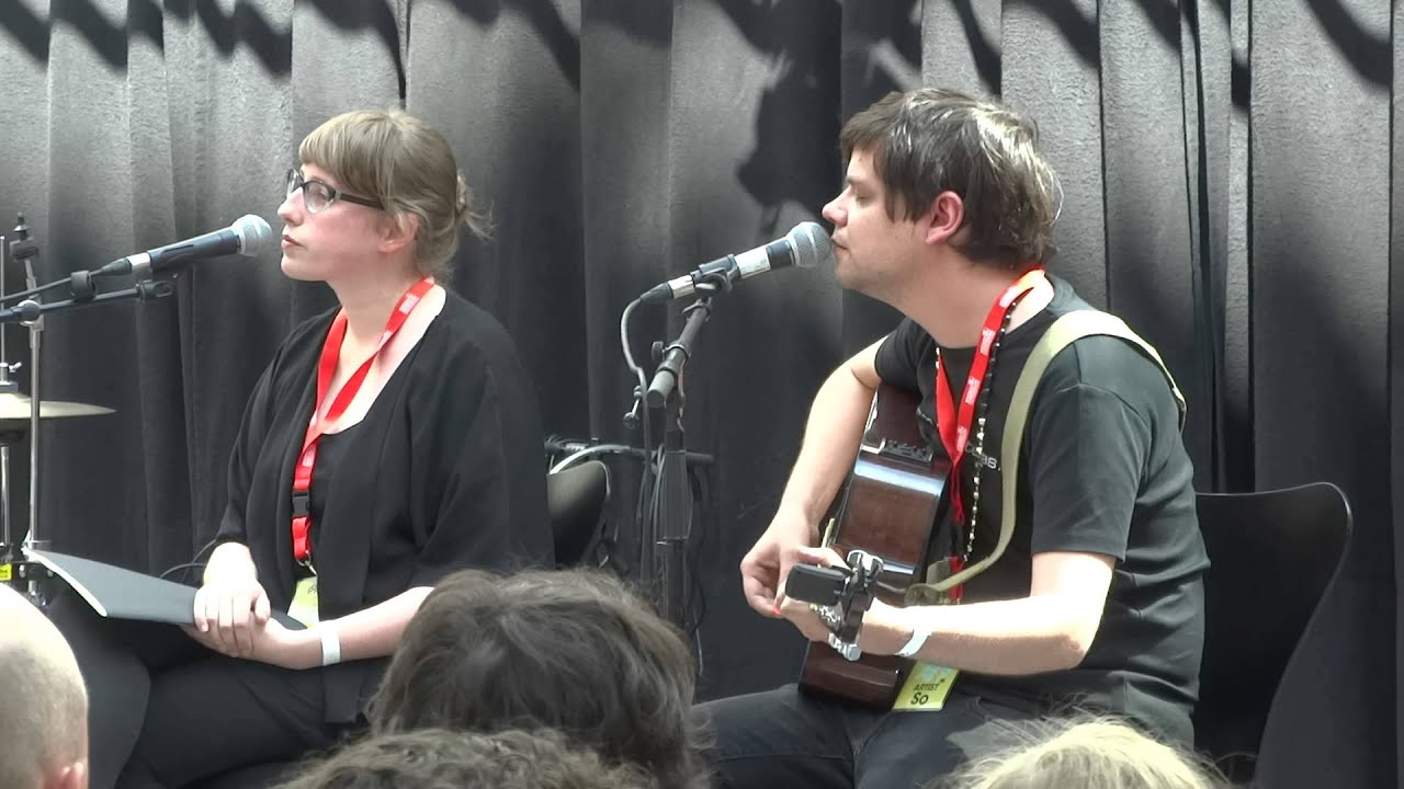 Mira Krixi, Kraxi und die Kroxn - Traurig (2015-07-26, Popfest, Wien) en YouTube Mira Krixi, Kraxi und die Kroxn - Traurig (2015-07-26, Popfest, Wien) en YouTube