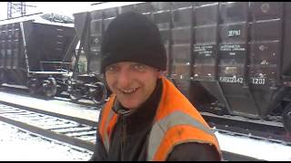 Путейцы.Монтёр пути.Смена шпалы в мороз и снег // Change of sleepers in the cold and snow