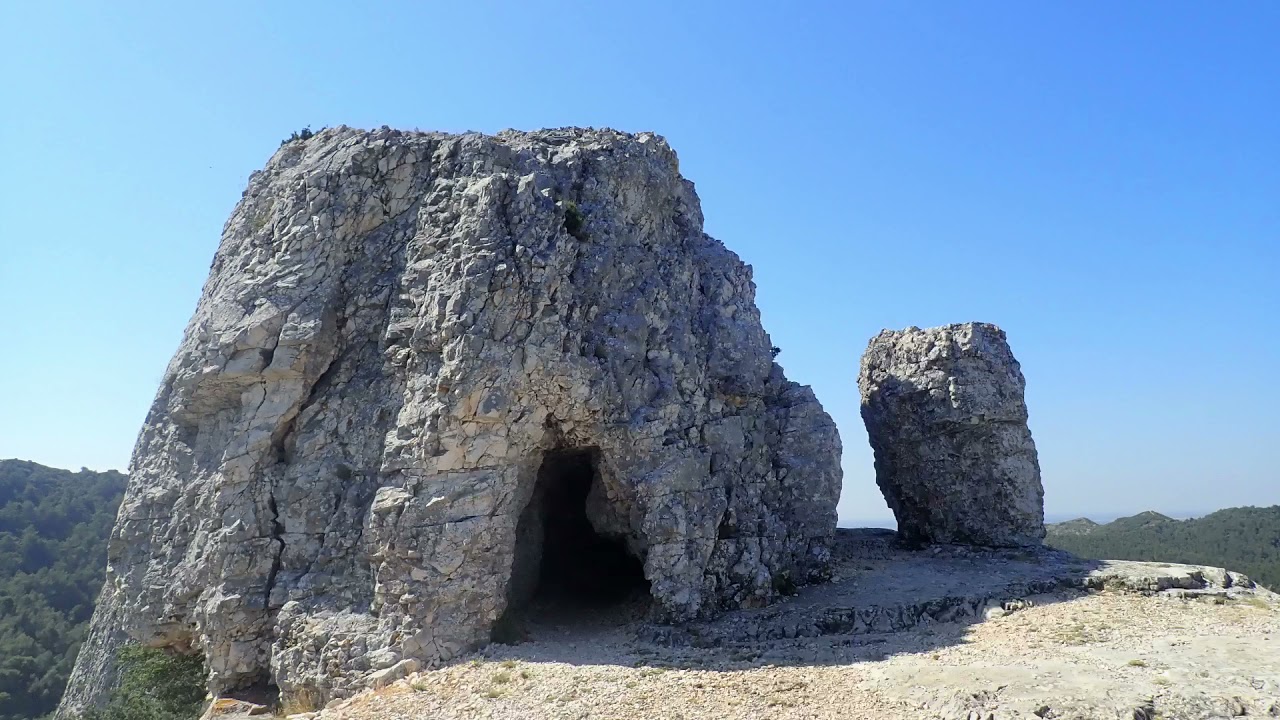 Randonnée dans les Alpilles - Le mont Gaussier, Lac du Peiroou