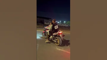 Cb1300 موتورسنگین موتور سواری اولین دختر بچه ی ایران 