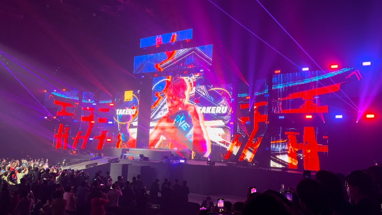 ONE165: Superlek vs Takeru 武尊入場 Takeru Entrance - YouTube