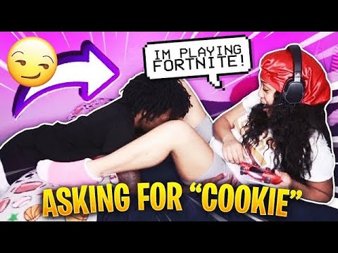 ASKING CRUSH FOR COOKIEWHILE SHE PLAYS FORTNITE EPIC REACTION 