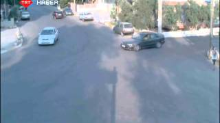 Motorlet Sürücüsüne Kafa Atan At