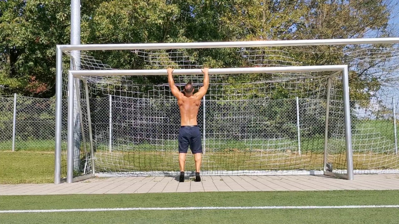 60 Pull ups 100 push ups in under 5min on a soccer goal / WORLD RECORD