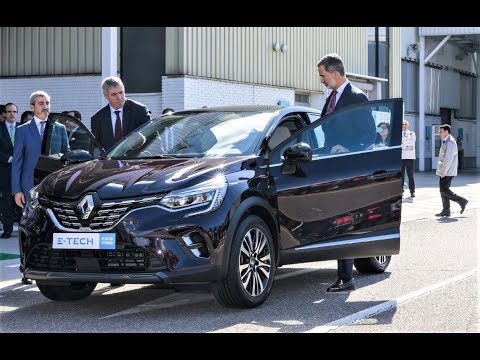 el-rey-felipe-vi-prueba-el-nuevo-renault-captur-en-valladolid