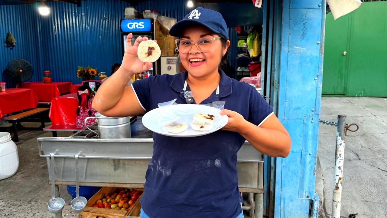 HACIENDO MINI PUPUSAS en EL SALVADOR *Mi primera vez*
