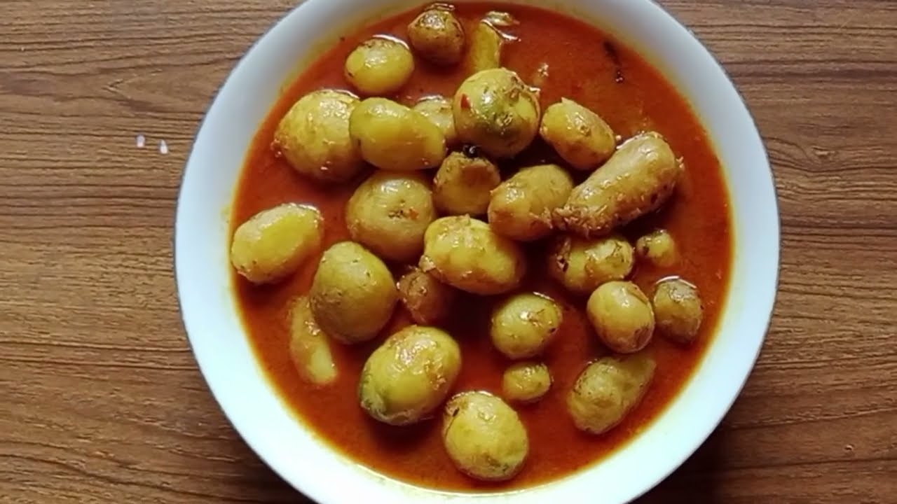   নতুন আলু দিয়ে আলুর দম রান্না | Simple & Tasty Alur Dom.